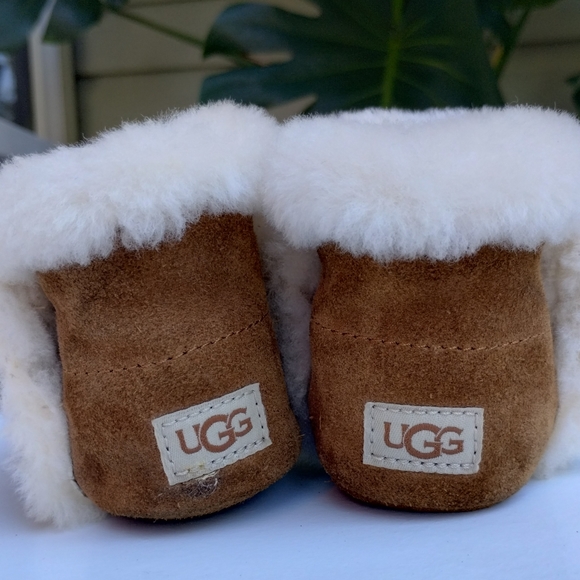 Baby Ugg Booties - Picture 9 of 9